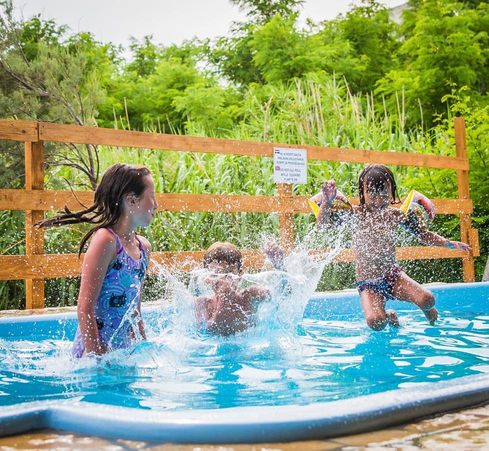 Apartmani Mabele Pag Town Buitenkant foto